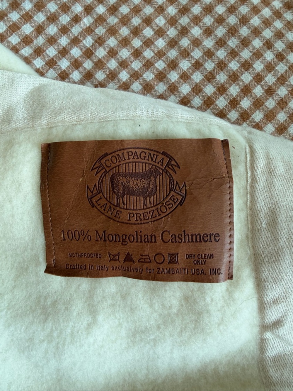 Compagnia Lane 100% Mongolian Cashmere Cream Blanket with Lion Embroidery - Picture 7 of 7